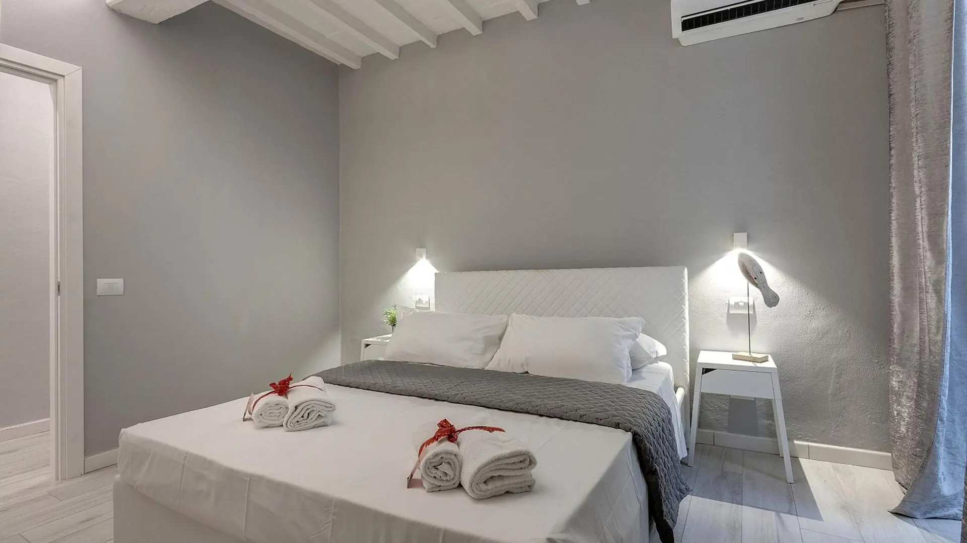 Jake & Francis Apartments By Mamo Florence Italy