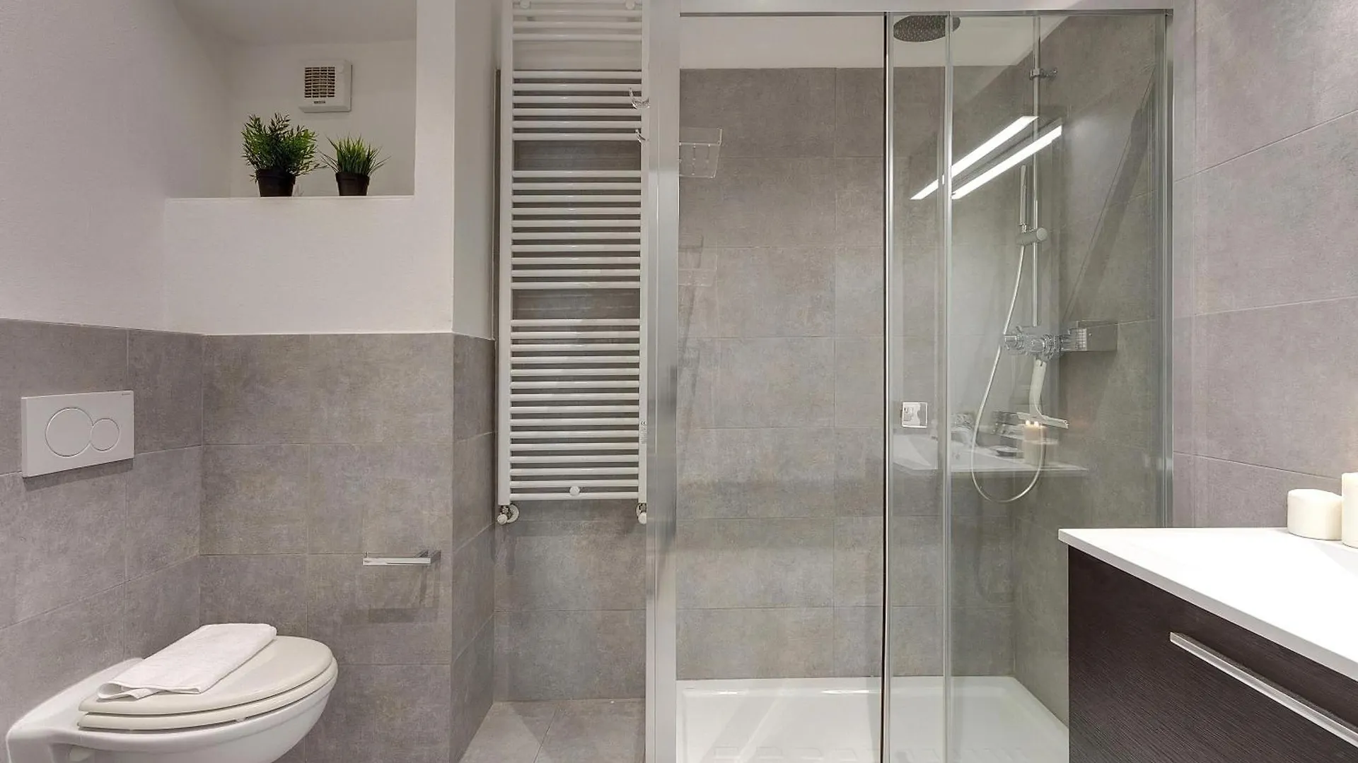 Jake & Francis Apartments By Mamo Florence