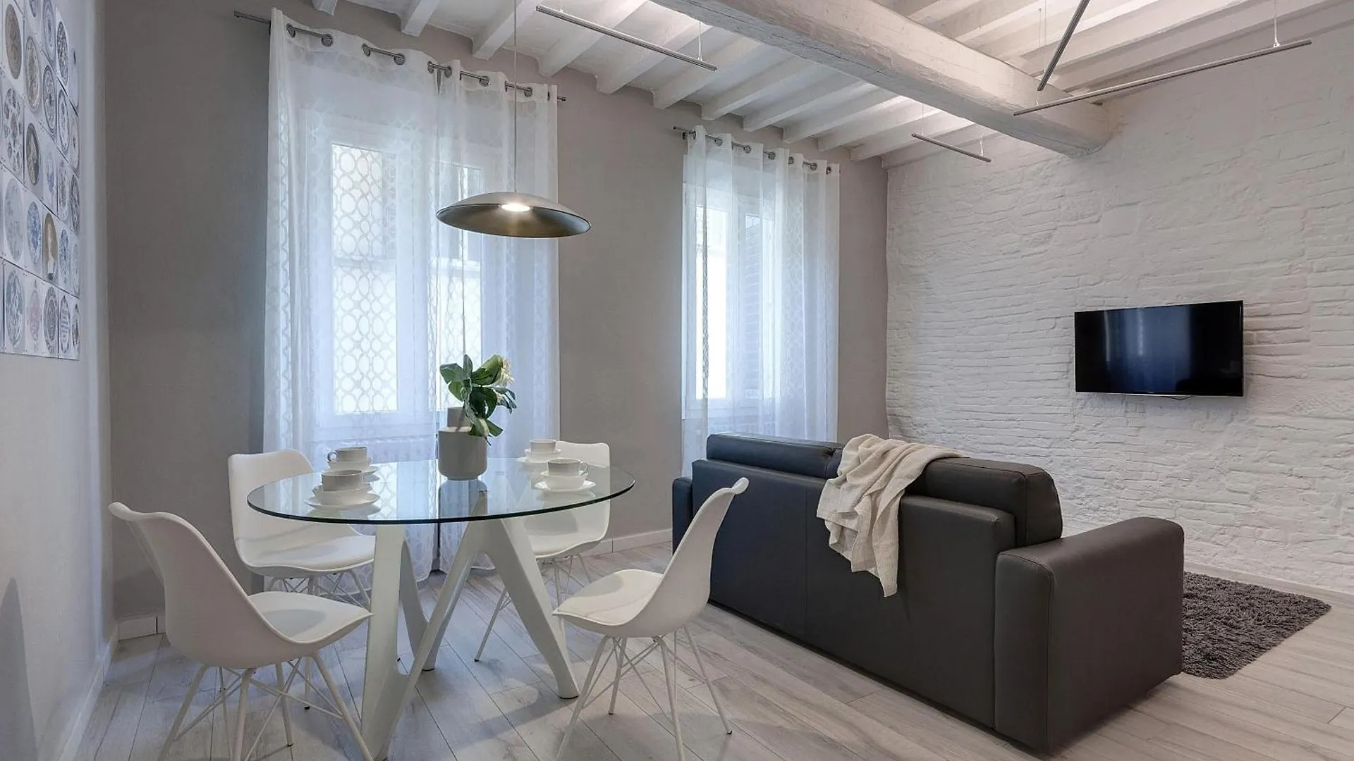 Jake & Francis Apartments By Mamo Florence