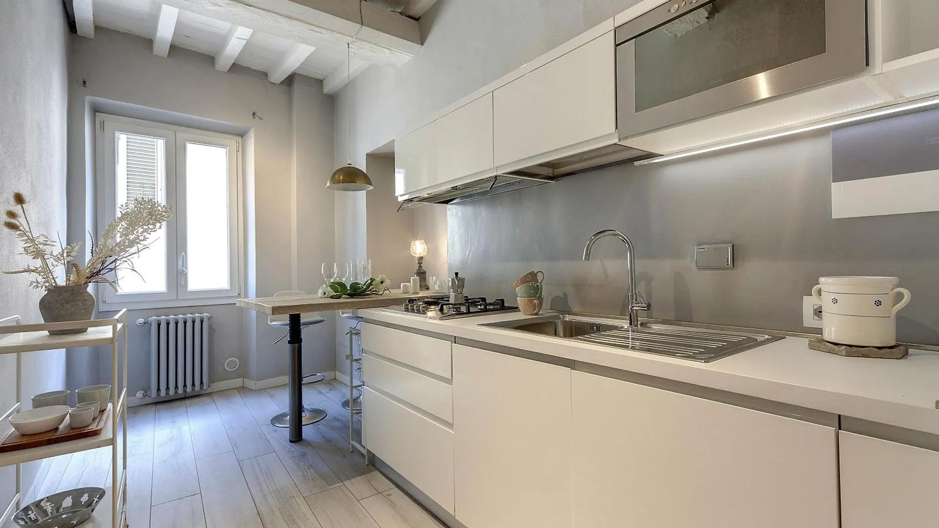 Jake & Francis Apartments By Mamo Florence